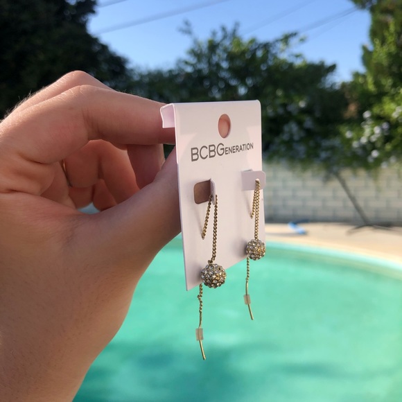 BCBG Generation / BCBGeneration earrings. - Picture 4 of 4